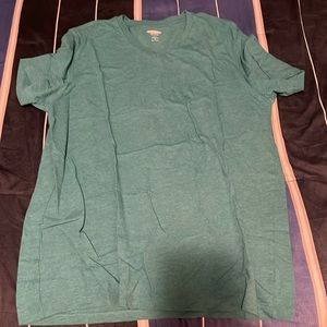 Men old navy v neck t shirt size Large
